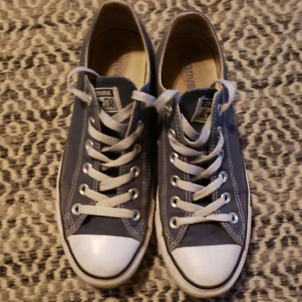 Converse Low Top Sneakers in Navy Blue and White